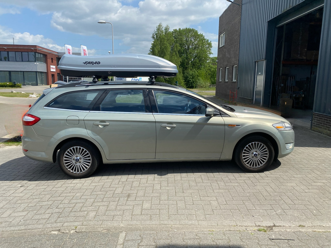 Farad Marlin N7 680 liter dakkoffer - Grey