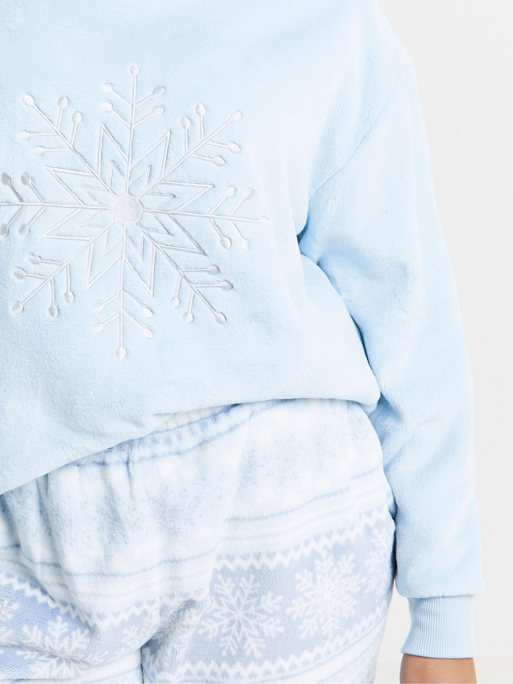 Simply Be Kerstmis Sneeuwvlok Cadeau-fleece Pyjama's Set met Zachte Sokken