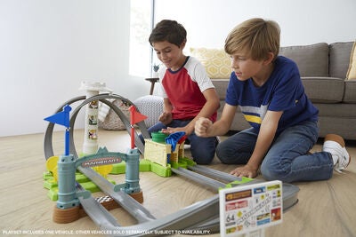 Hot Wheels Mario Kart Bilbane Med Bil