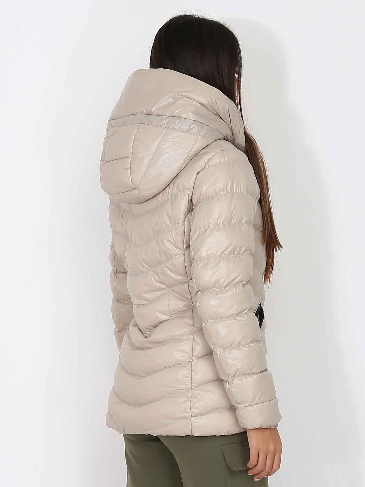 Doudoune matelassée et brillante à zips- Beige