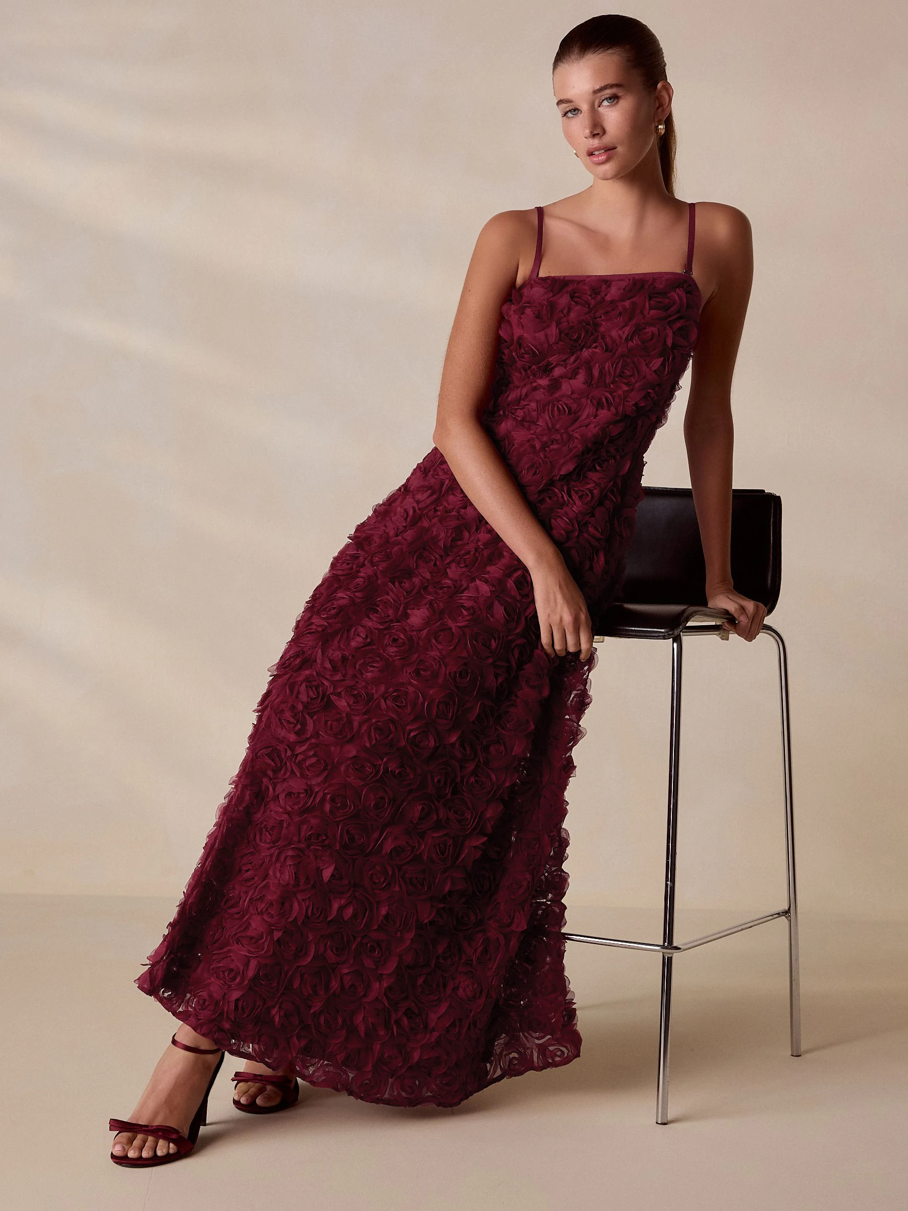 Bordeauxrood - Occasion 3D Floral Bandeau Maxi Dress with Detachable Straps