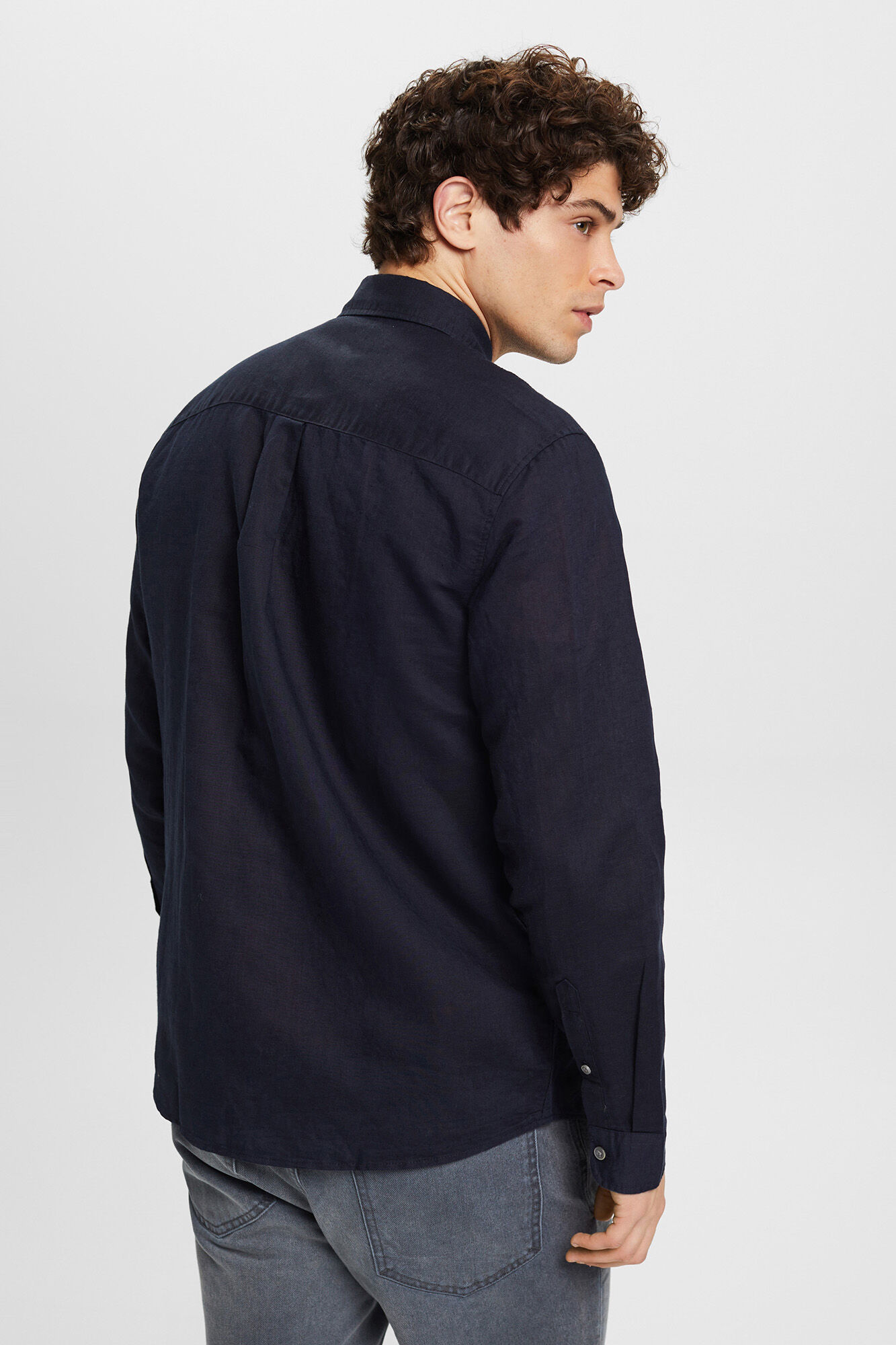Camisa básica de linho de corte regular - Azul marinho