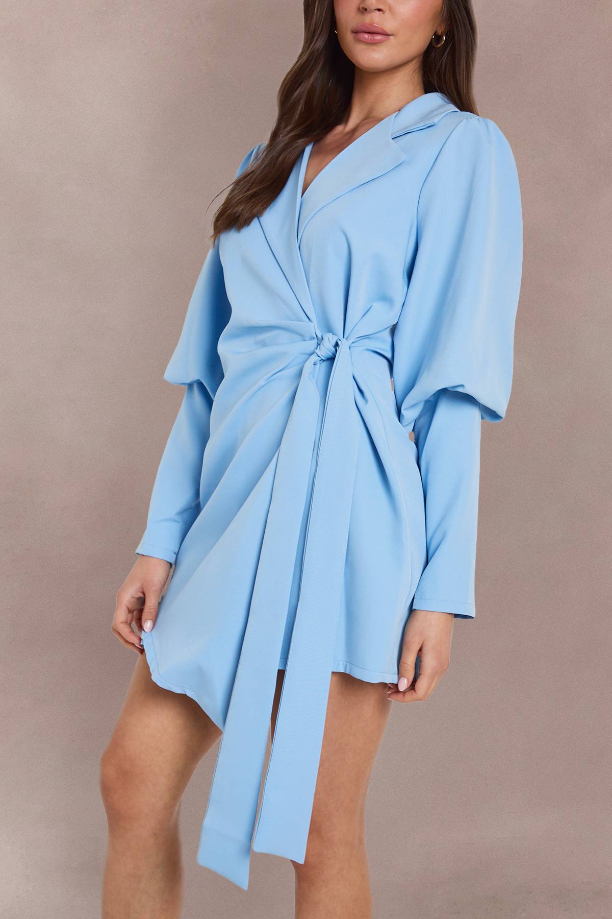 boohoo Robe Blazer À Taille Nouée Et Manches Volumineuses