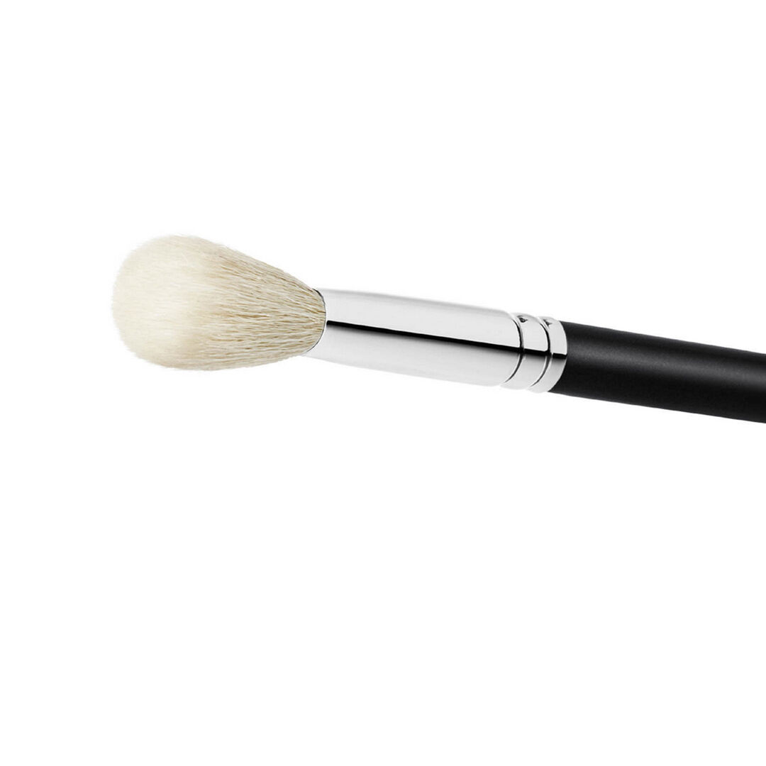 MAC  168S LARGE ANGLED CONTOUR BRUSH - 1un