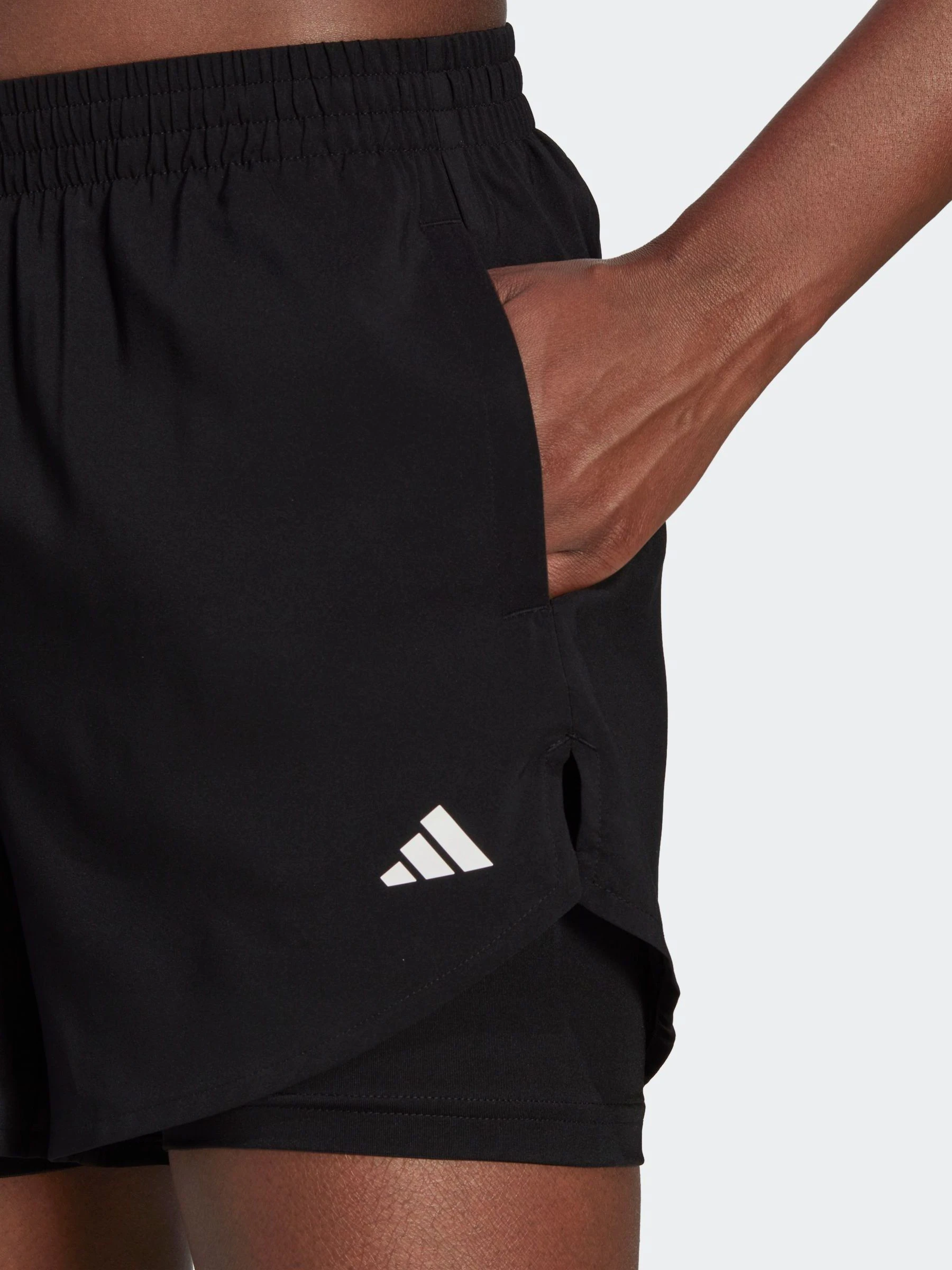 Zwart - adidas Minimal 2-In-1 Shorts