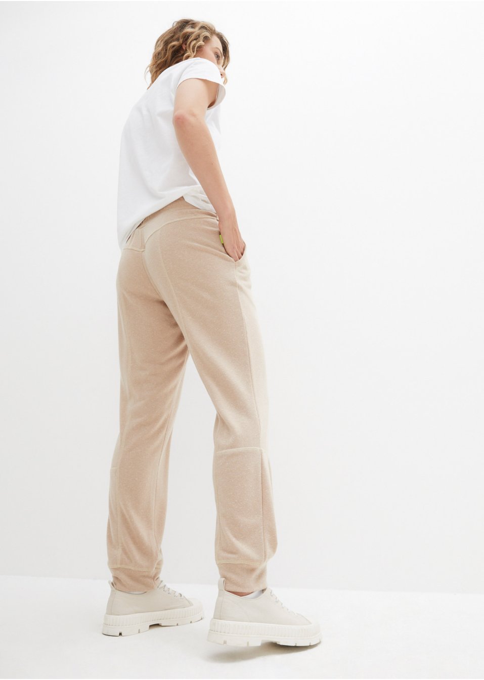 Pantalon sweat léger avec coutures d'empiècement