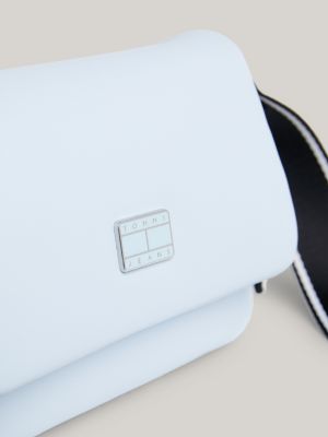 Bolsa transversal pequena com aba e logotipo