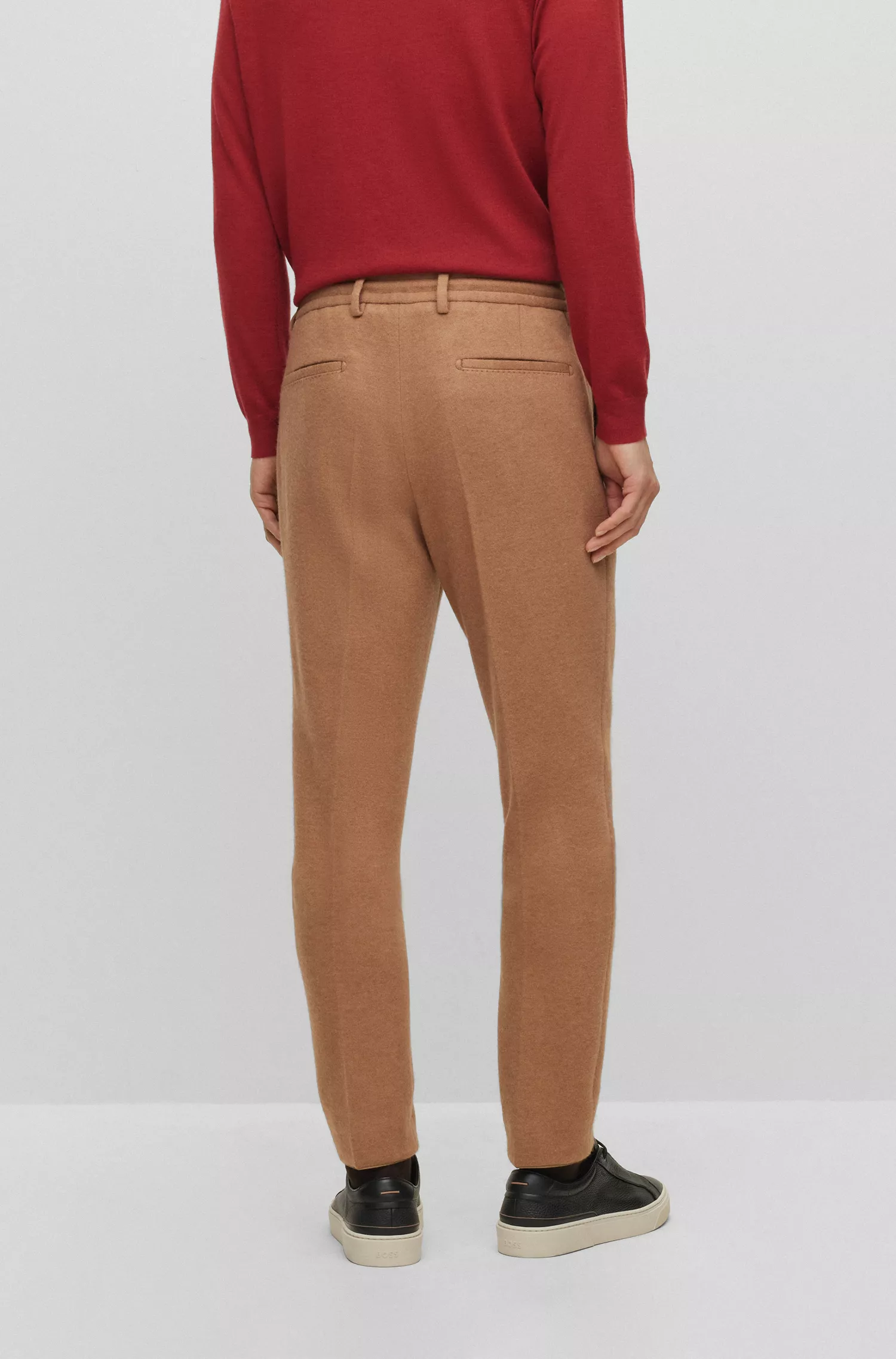 Calça BOSS Camel-Slim-fit em mistura de pelo de camelo