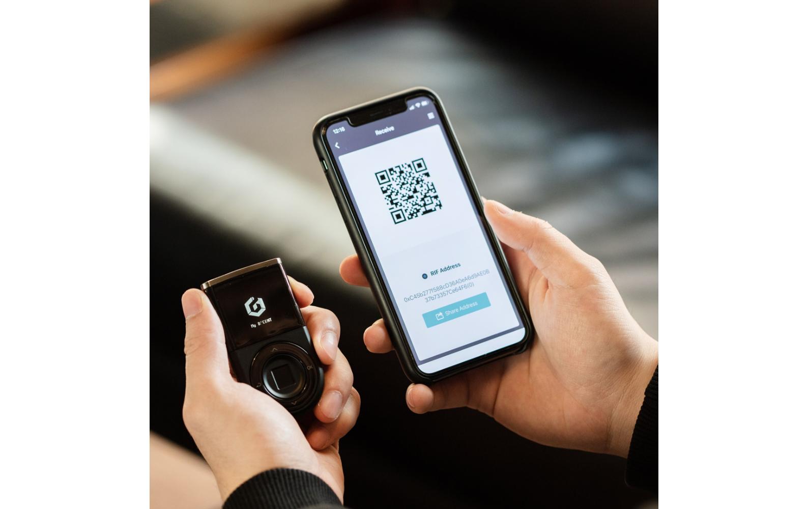 D'Cent<br>Die neue Generation des biometrischen Hardware Wallets – hochmodern und benutzerfreundlich