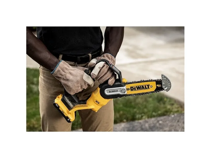 DEWALT DCMPS520N-XJ Akku-Astsäge 20 cm Schwert buerstenlos 18 Volt - Leistungsstarke 18 Volt Akku-Astsäge - ideal für die allgemeine Baumpflege Bürstenlose Motor-Technologie für höhere Leistung - kompaktere Abmessungen sowie längere Lebensdauer Stufe
