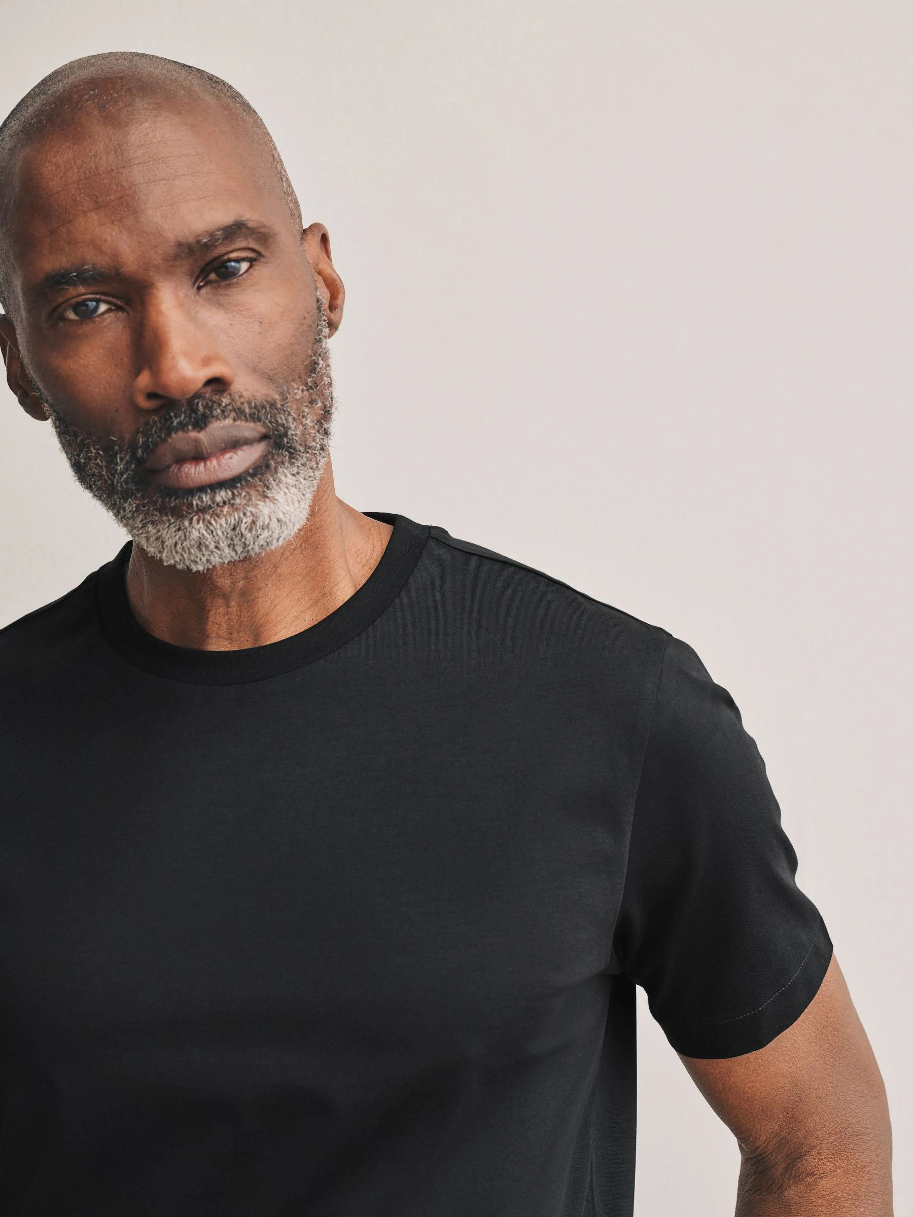 Zwart - Slim Fit - Signature SUPIMA® Cotton Crew Neck T-Shirt