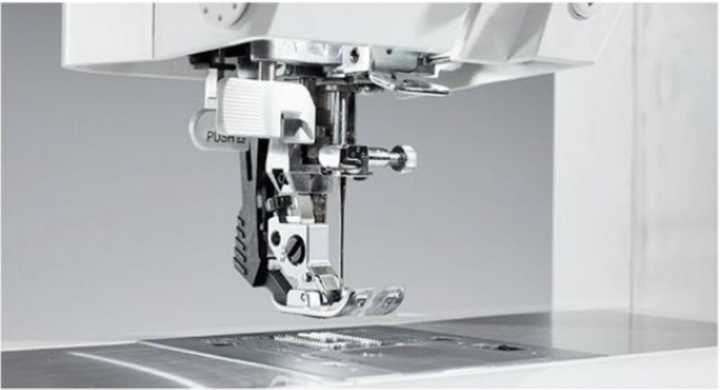 Pfaff - Passport 2.0 - Naaimachine - Wit - Inclusief Origineel IDT Systeem
