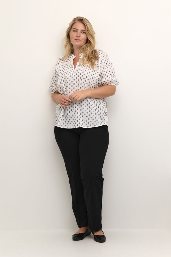 Kaffe Curve KClanni Blouse Offwhite / black dobby