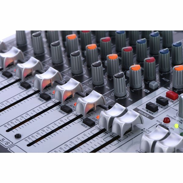 Behringer Xenyx QX1204 USB