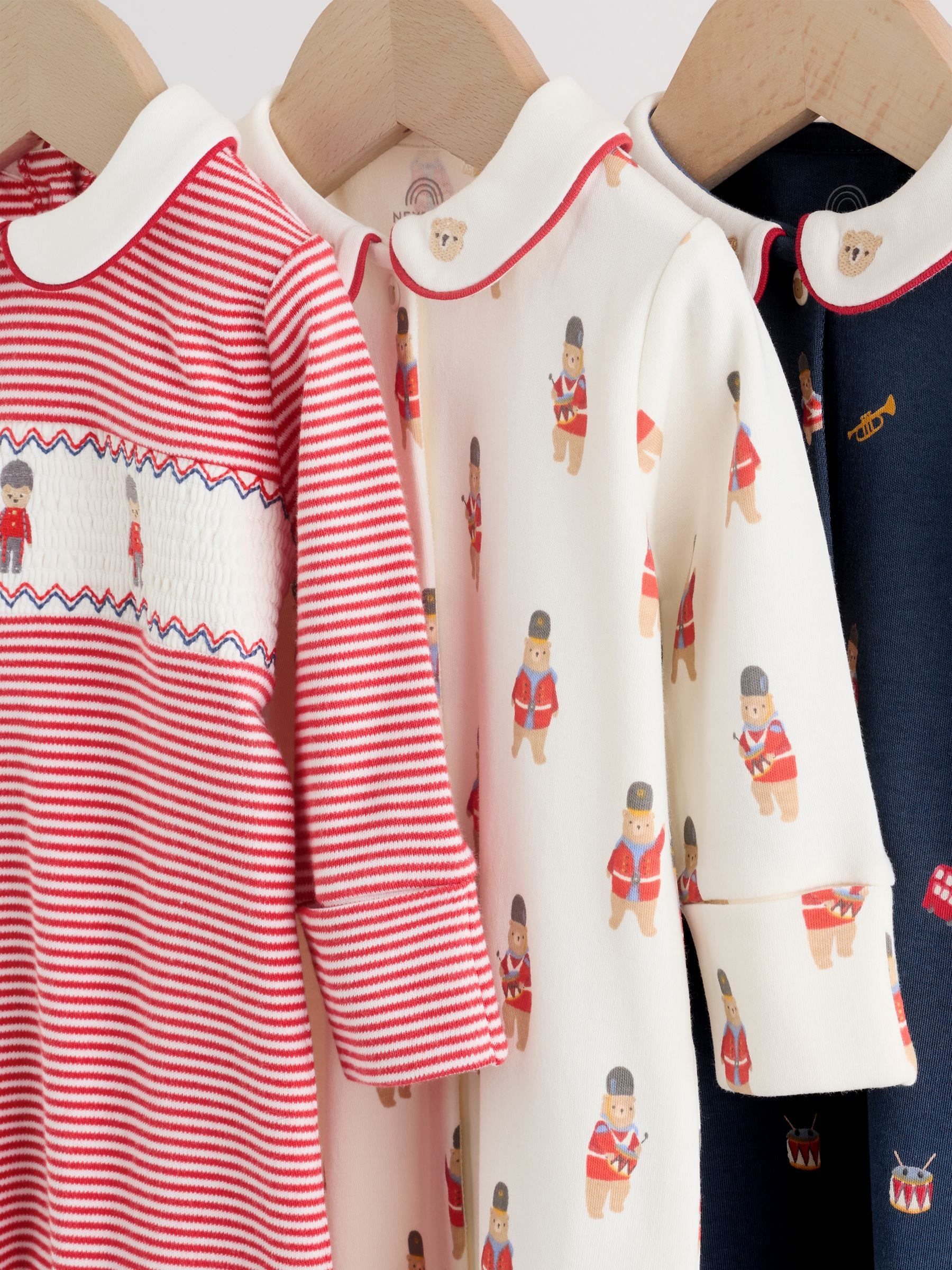 Rood met beer - Verpakking van 3 babypyjama's (0-2jr)
