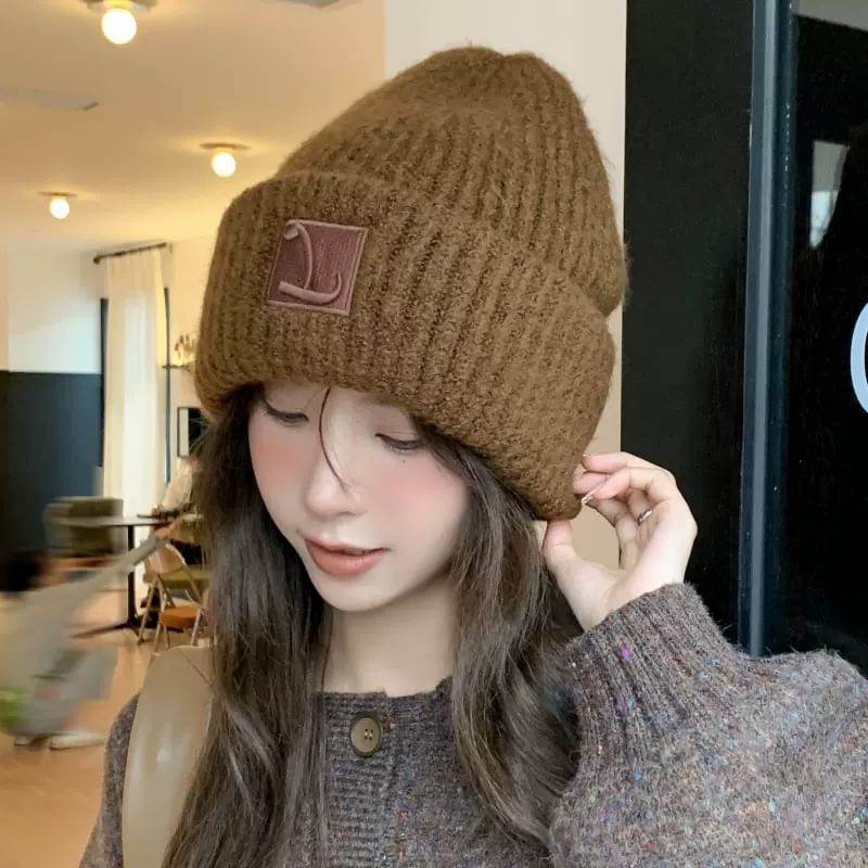 Kalamate - Geborduurde gebreide muts