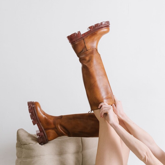 Bottes à semelles crantées  en cuir cognac