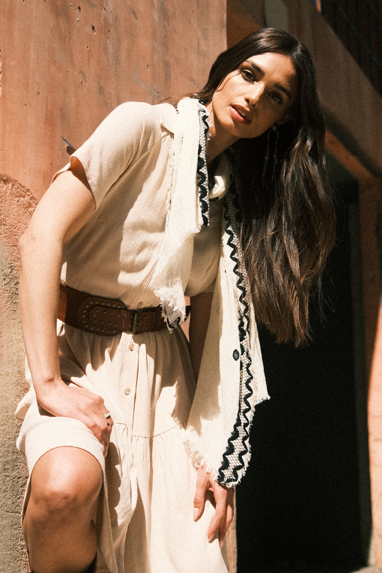 Robe chemise mini à boutons sur le devant beige