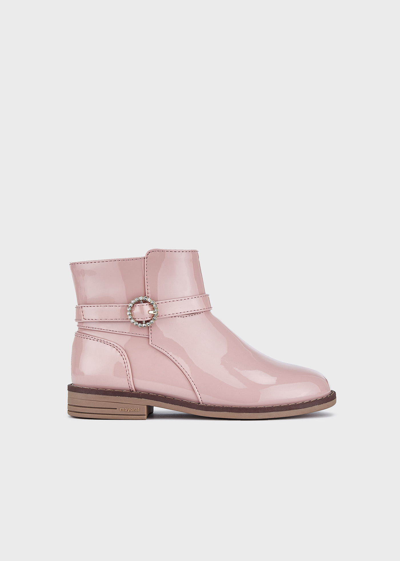 Botas de cano curto em verniz para meninas