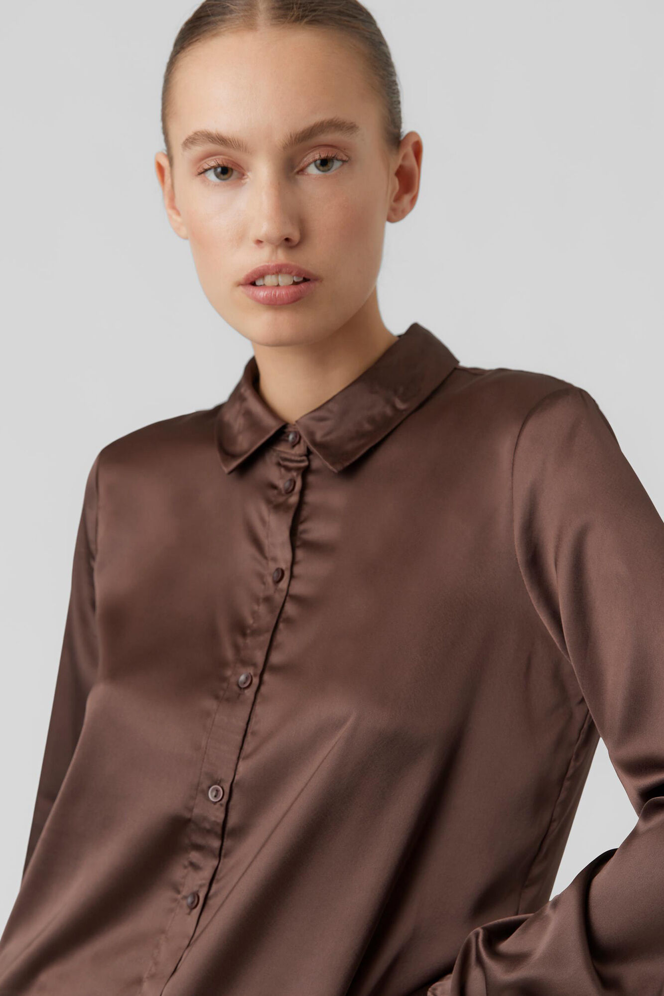Camisa básica feminina de manga comprida - Marrom