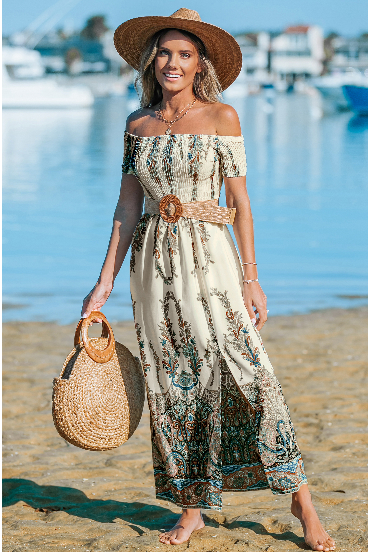 Robe maxi avec épaules dénudées à fleurs de couleur crème