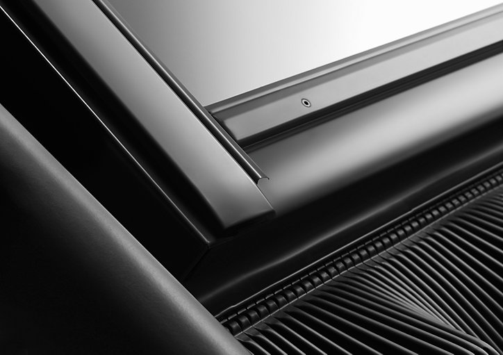 Raccord fenêtre de toit simple sur tuiles Velux EDW MK06 gris