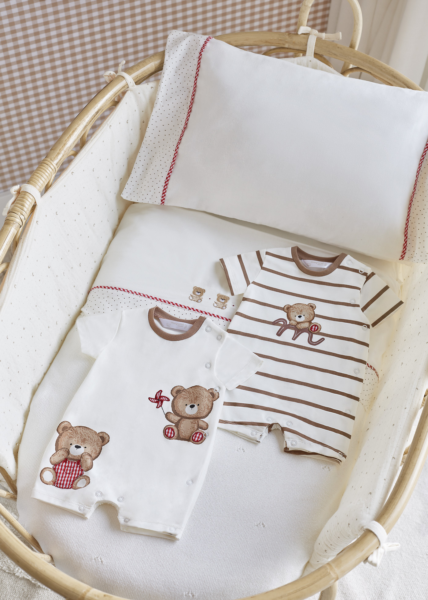 Conjunto de 2 pijamas curtos de algodão sustentável para recém-nascidos.