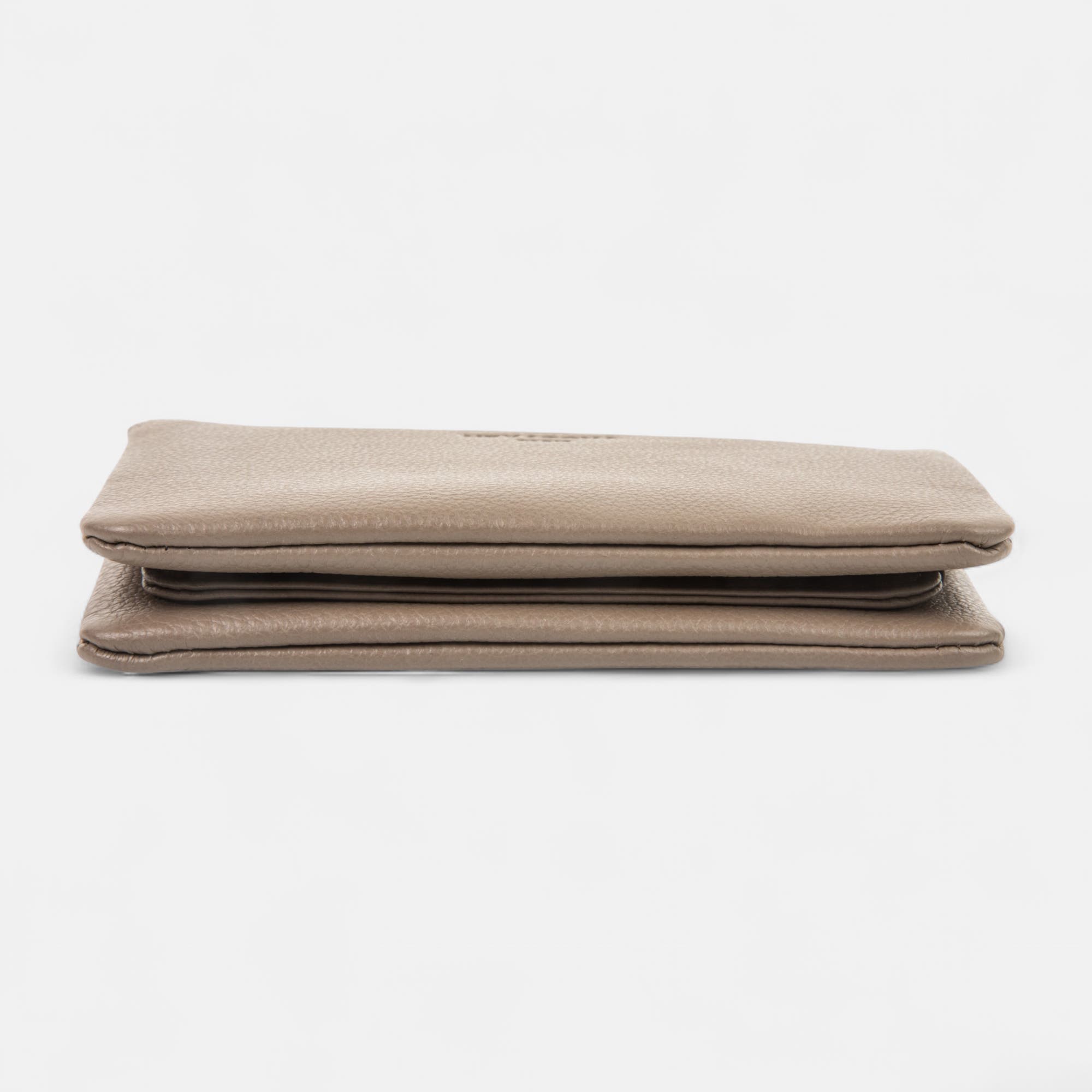 Petite maroquinerie en cuir taupe