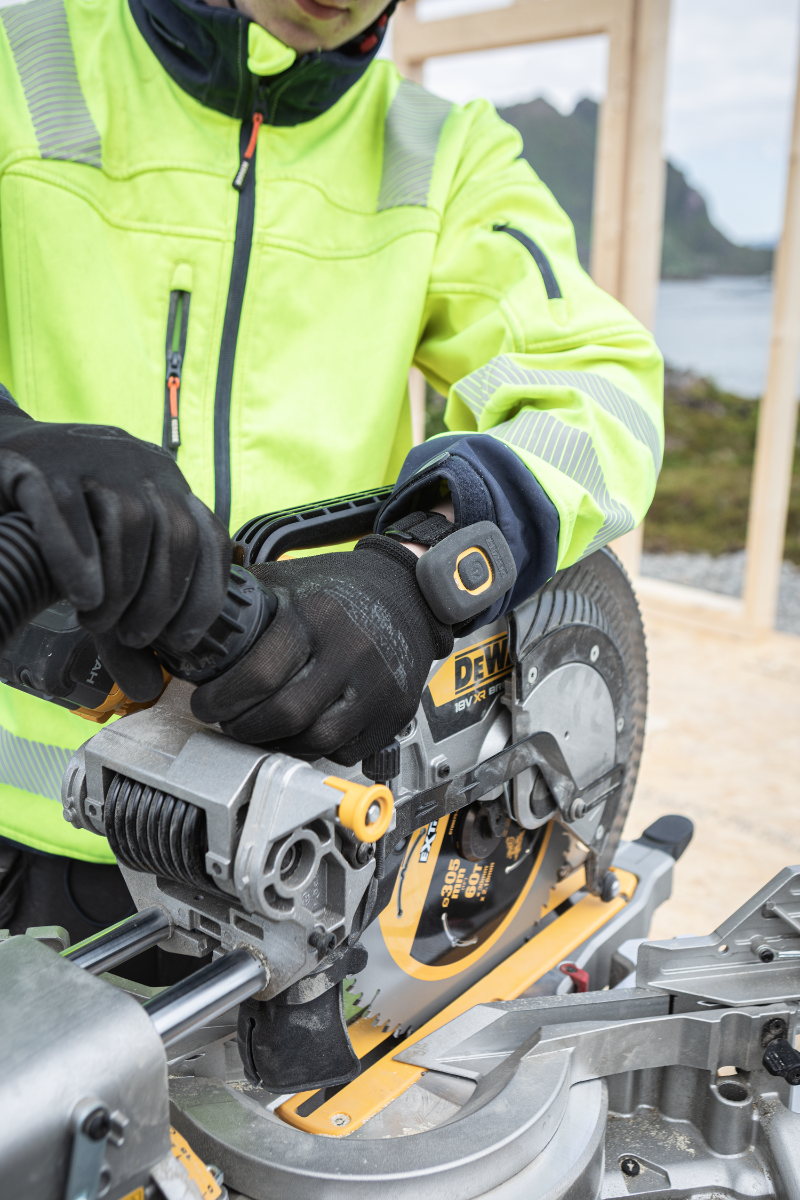DeWALT DCS782XW2 Accu afkort-/verstekzaag 305mm met XPS 18V XR 8.0Ah