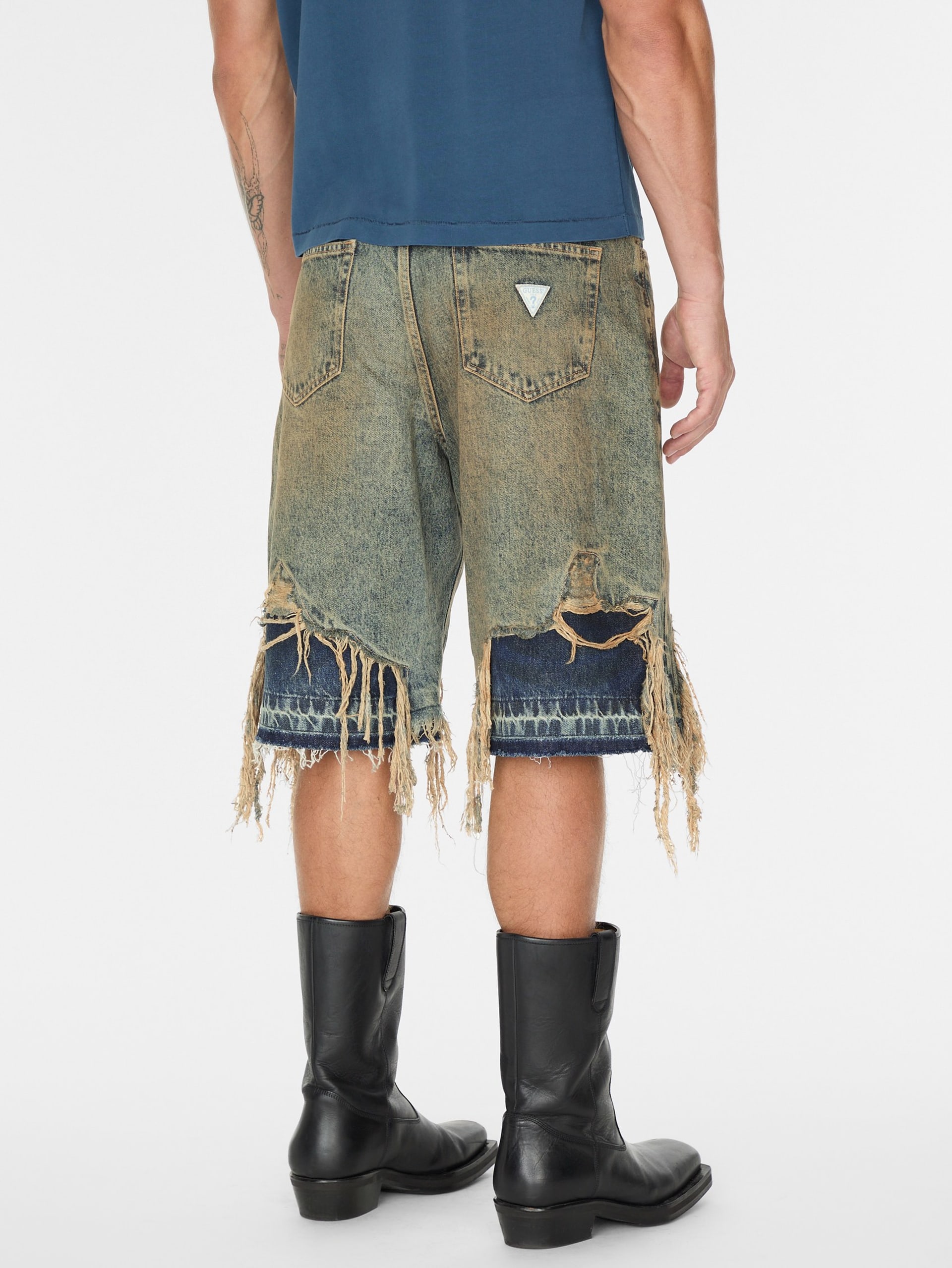 short jeans desgastado