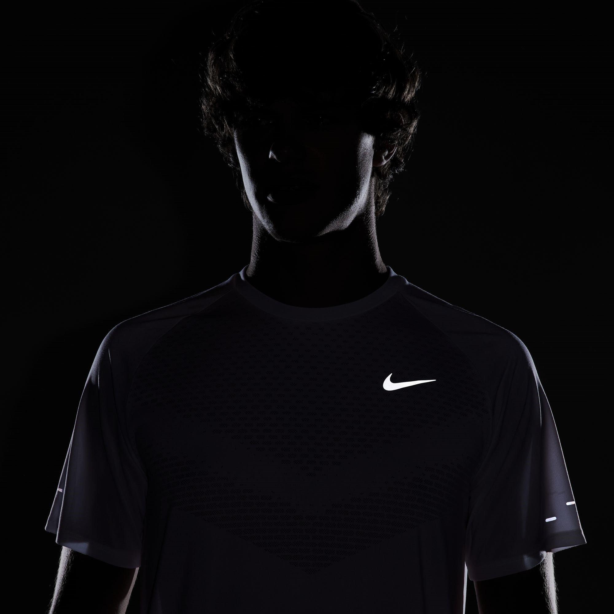 Nike Stride Short Sleeve Performance Tee Mens