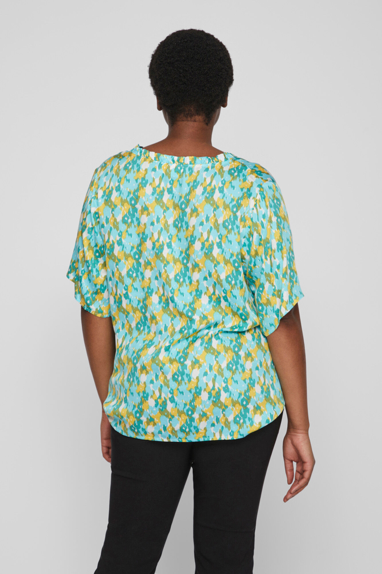 Blusa de manga curta e modelagem solta da Evoked by Vila - Branca