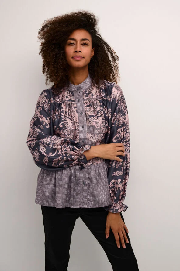 Culture CUarina Shirt Gray graphic