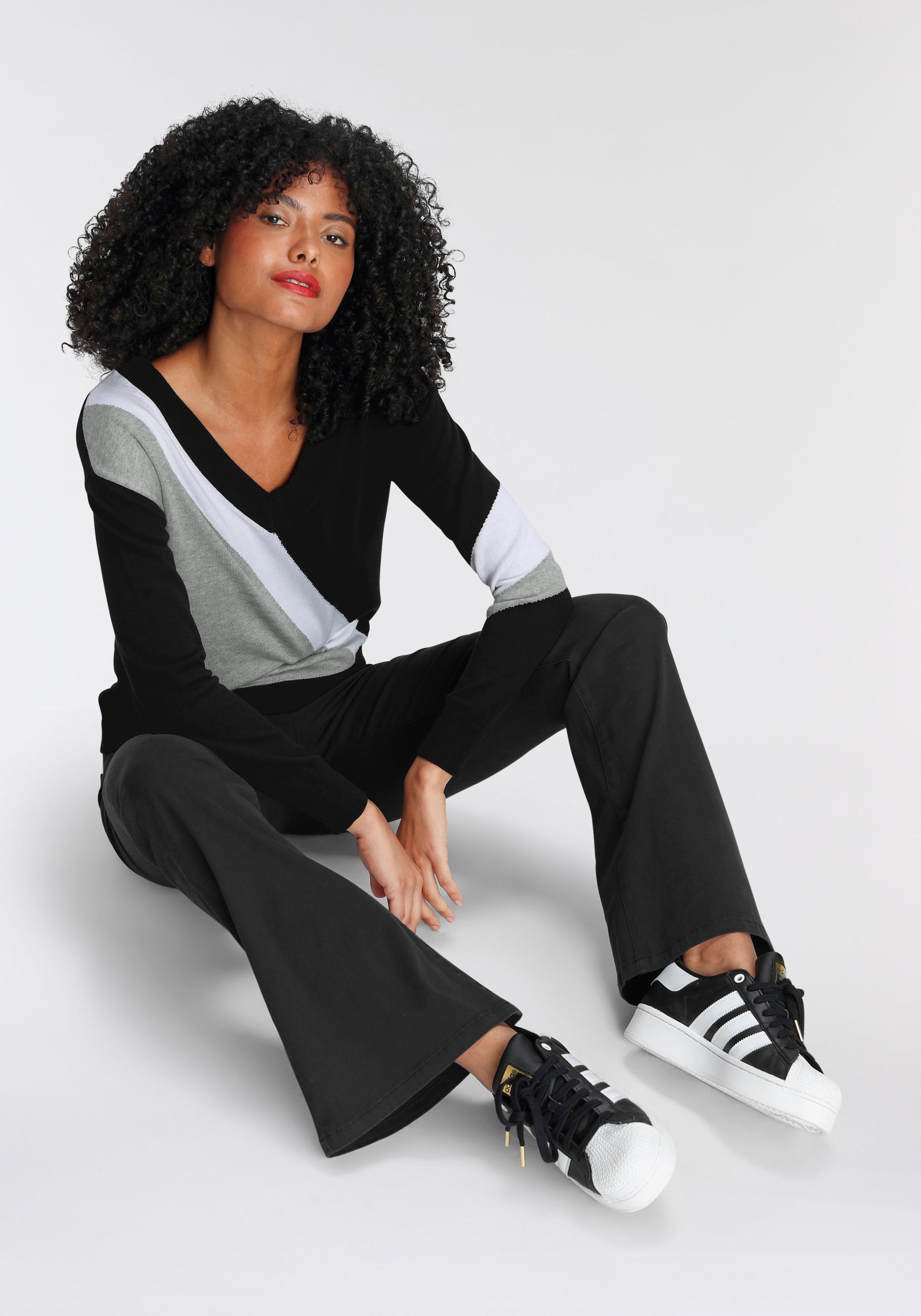 AJC Streifenpullover , mit trendigem Diagonal-Colourblocking