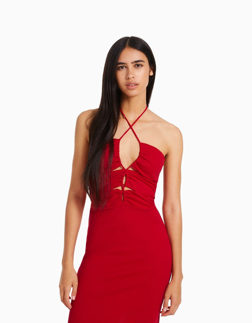Vestido midi com decote halter e recortes