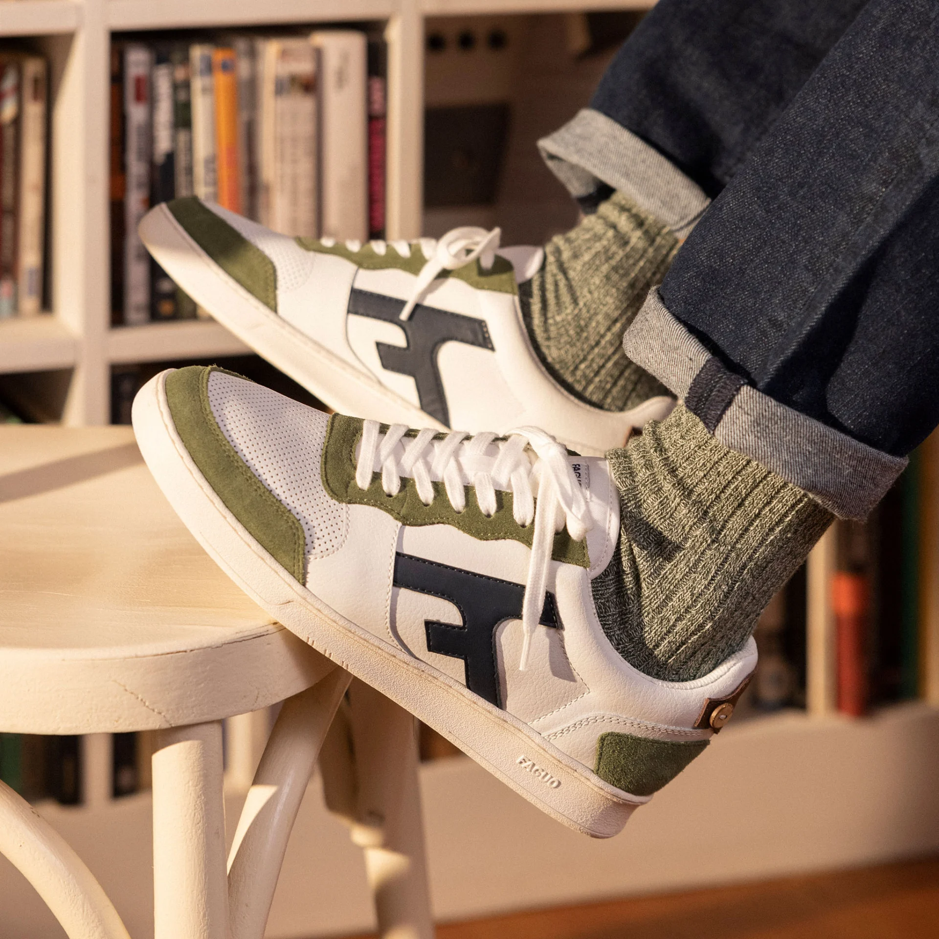 Baskets blanche & kaki cuir et suède - modèle Hazel