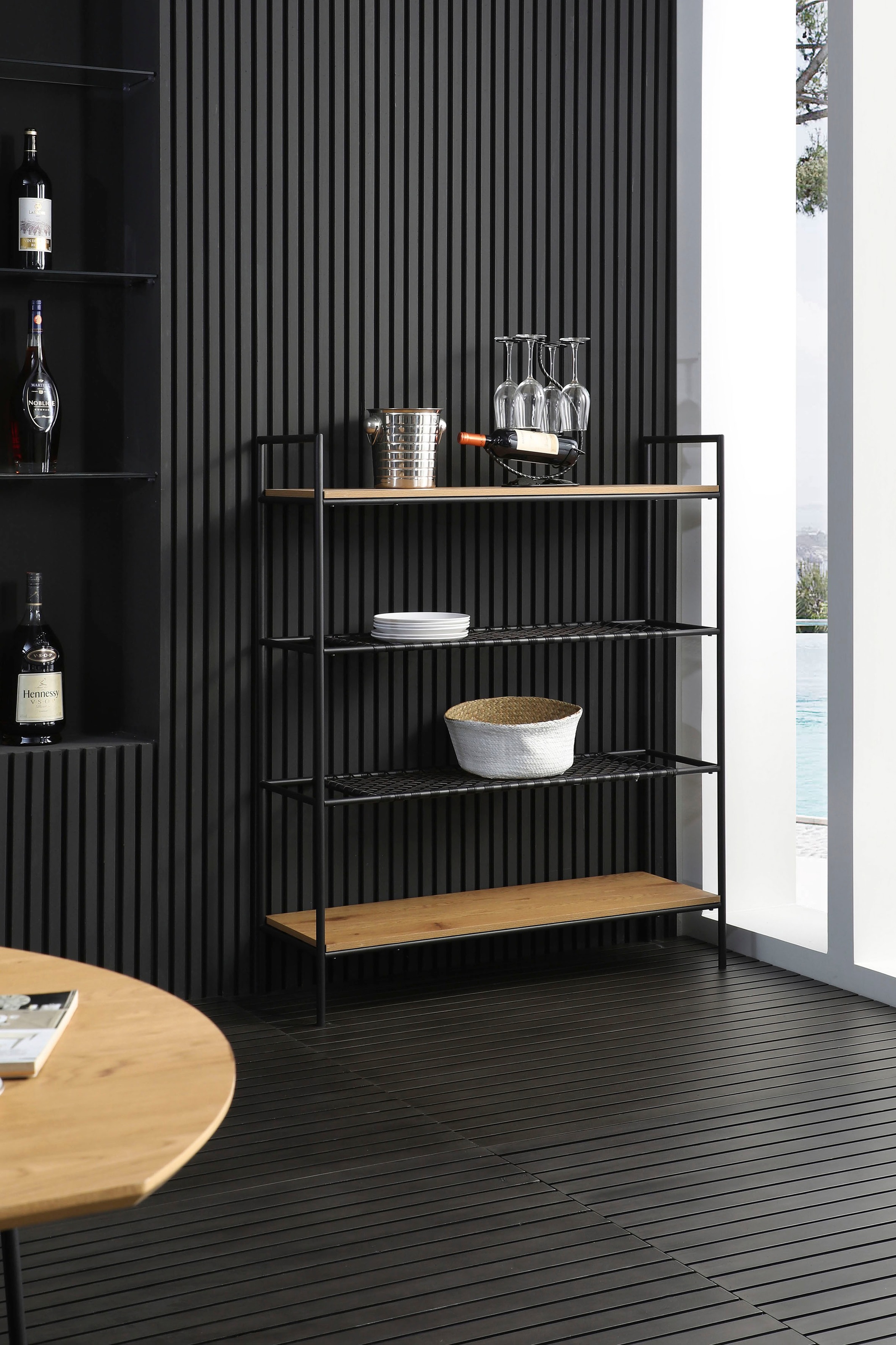 SalesFever Bücherregal »York Design-Regal für stilvolle Ordnung« Mattschwarze Polyrattan Ablageböden - Stil trifft Funktionalität