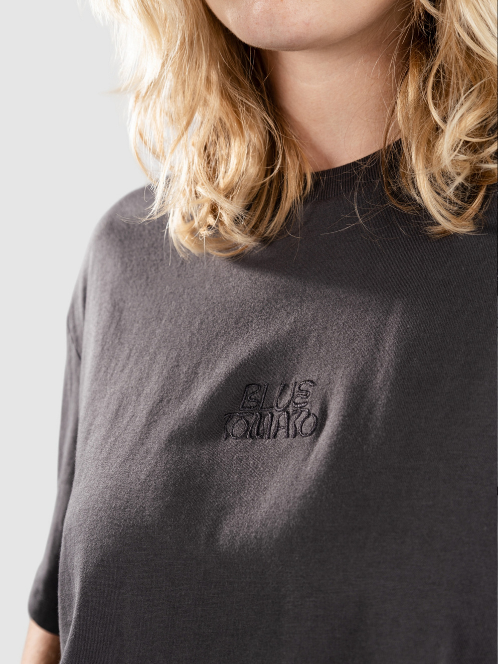 Blue Tomato Wavy Square Boyfriend T-Shirt washed out black