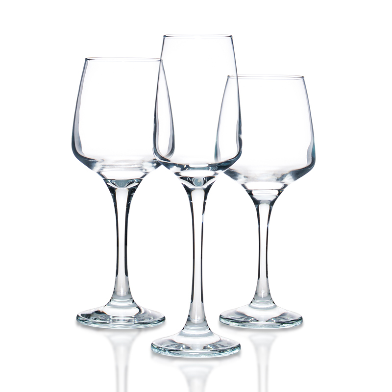 Set de 18 verres à pied transparents