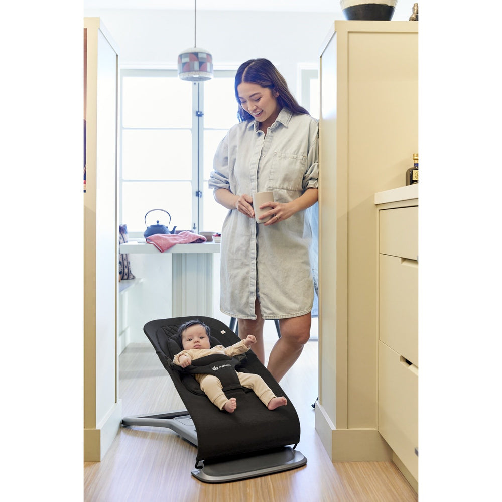 Køb Ergobaby Onyx Black Evolve Bouncer