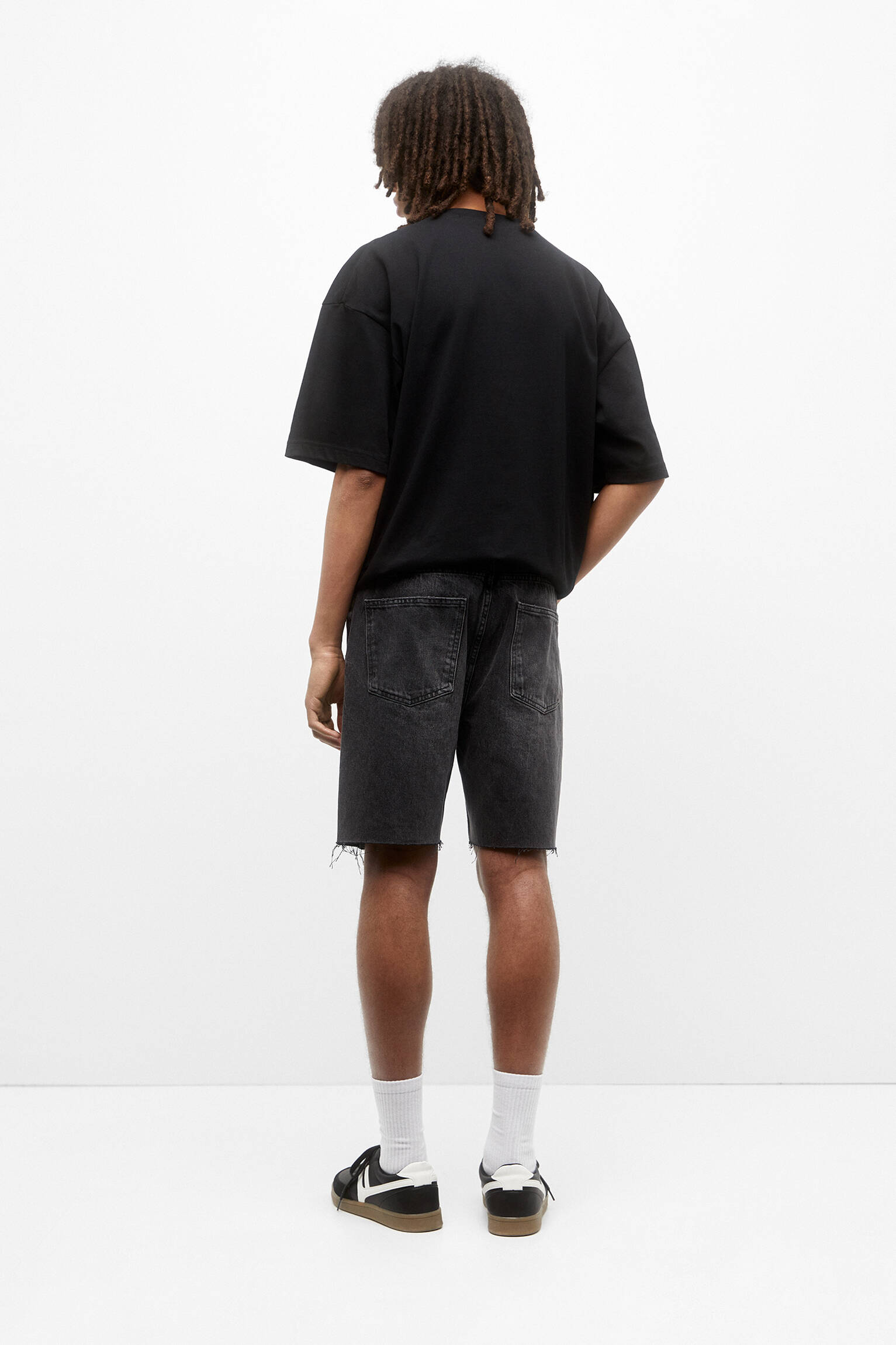 Bermuda jeans de corte relaxado - Preto-Skimmed