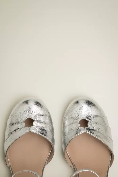 Chelsea Crew Goldie Mary Jane pumps in metallic zilver