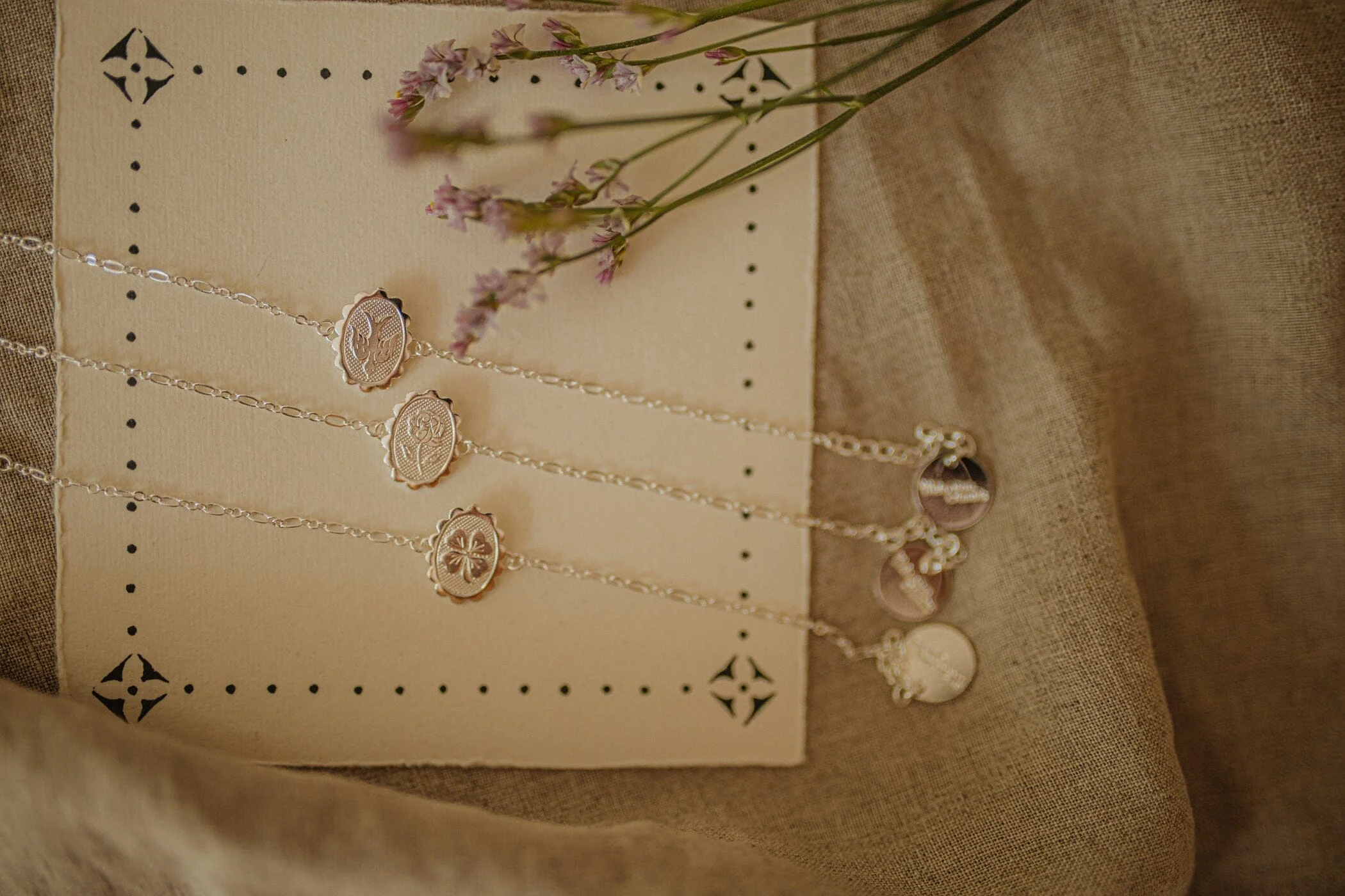 THÉMIS - Bracelet colombe émaillé doré à l'or fin | Argent
