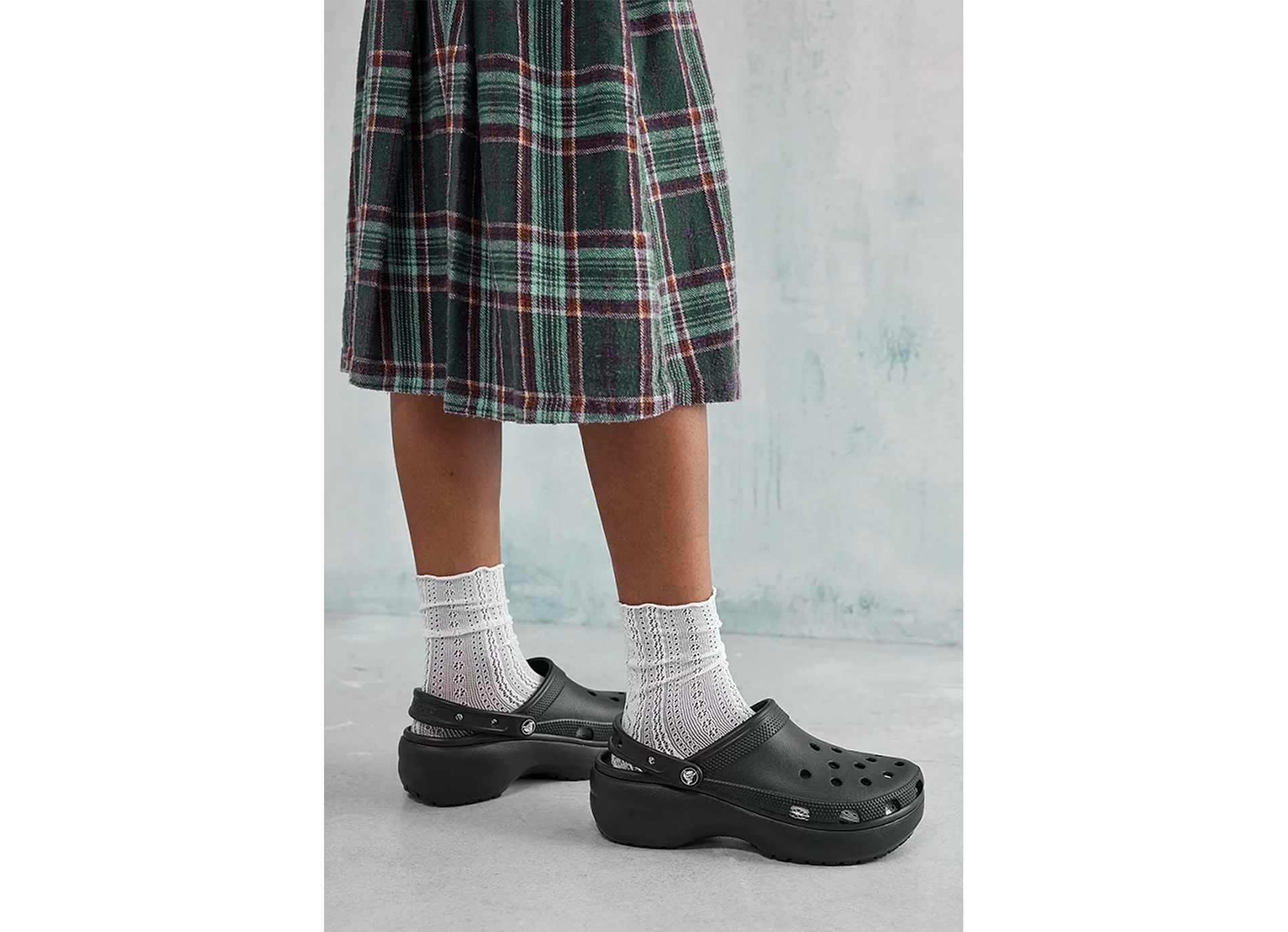 Classic platform clog noir