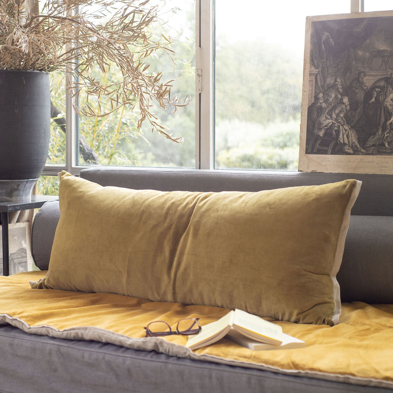 En Fil d'Indienne Housse de coussin Medicis velours olive - 45x100 cm