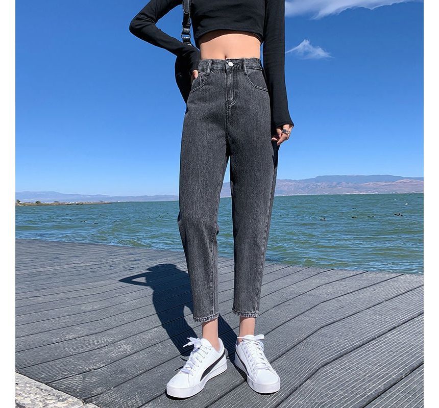 Crochaletin - High-Waist Washed Cropped Tapered Jeans