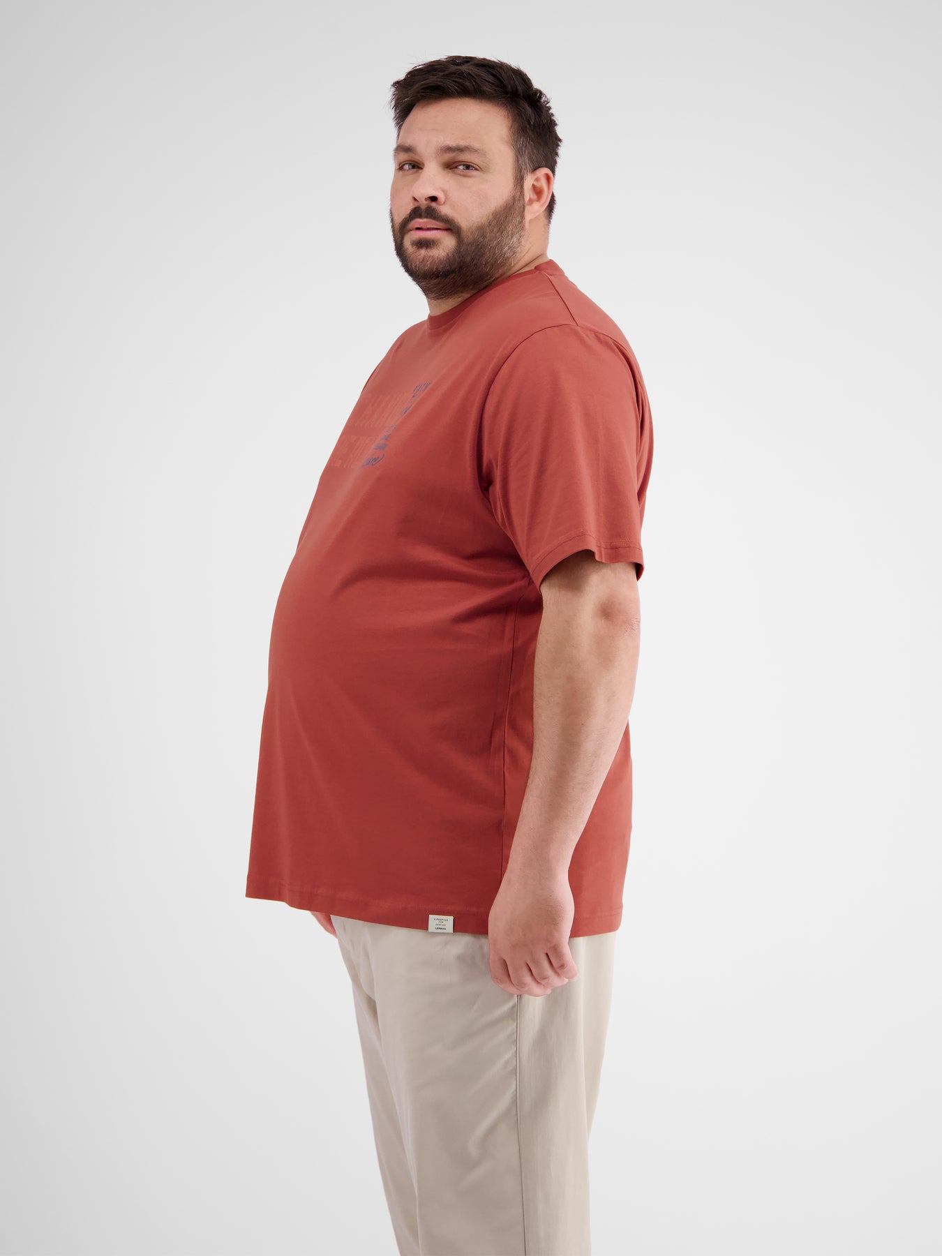 Unifarbenes T-Shirt mit Brustprint für Herren in Großen Größen