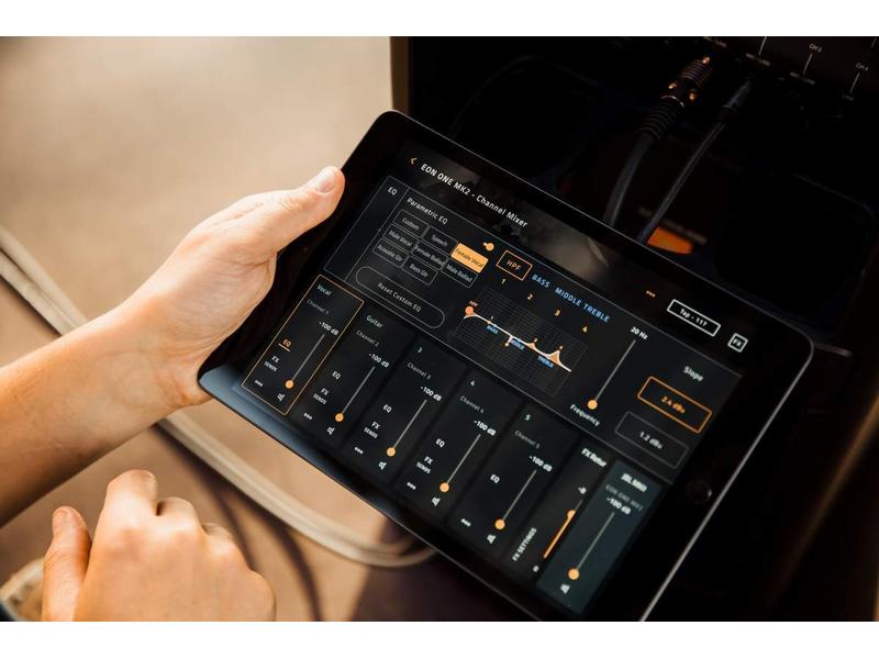 JBL Professional PA-System EON ONE MK2 Wiederaufladbare All-in-One-Säulen-PA mit integriertem Mixer und DSP
