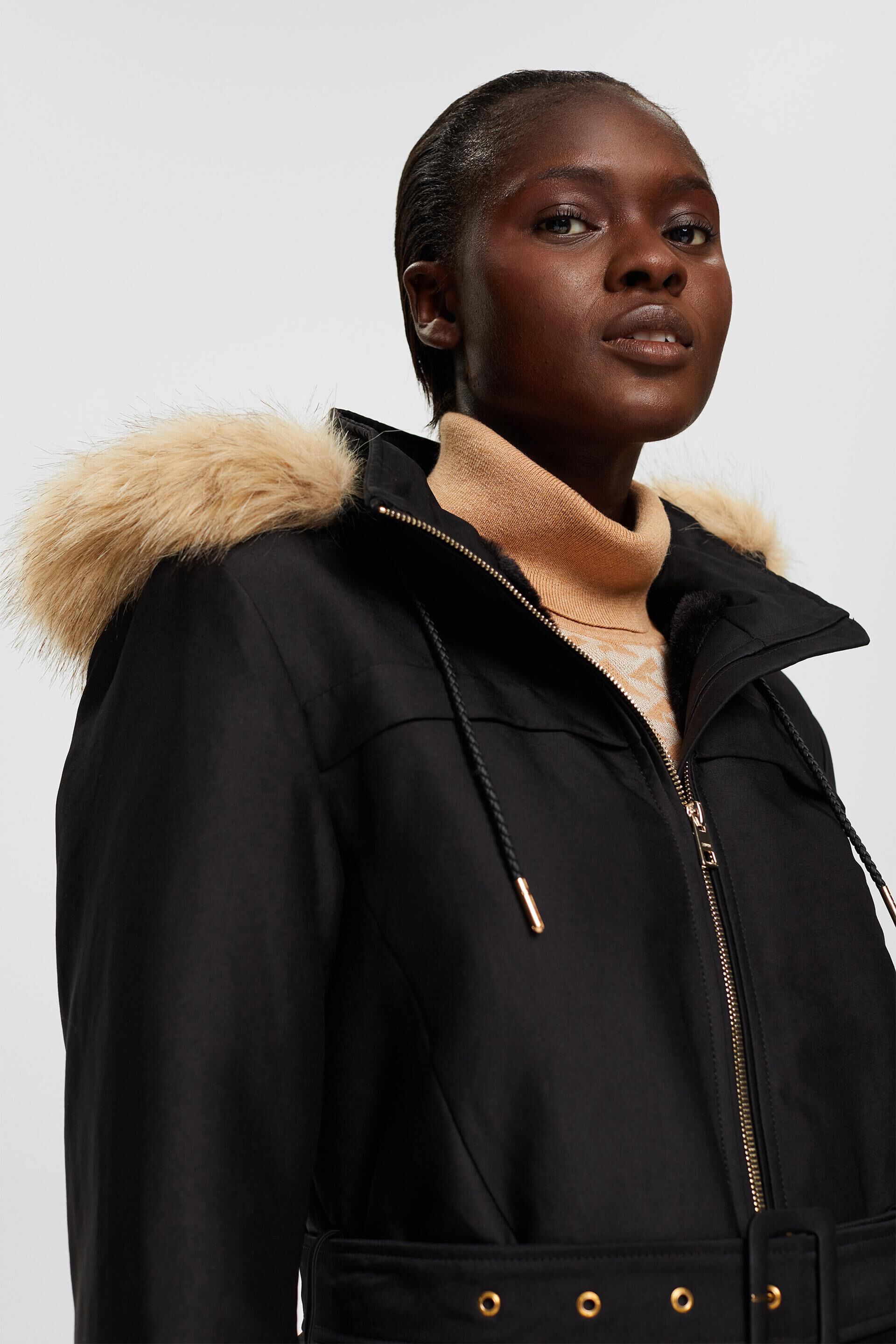 Parka à capuche en fourrure synthétique