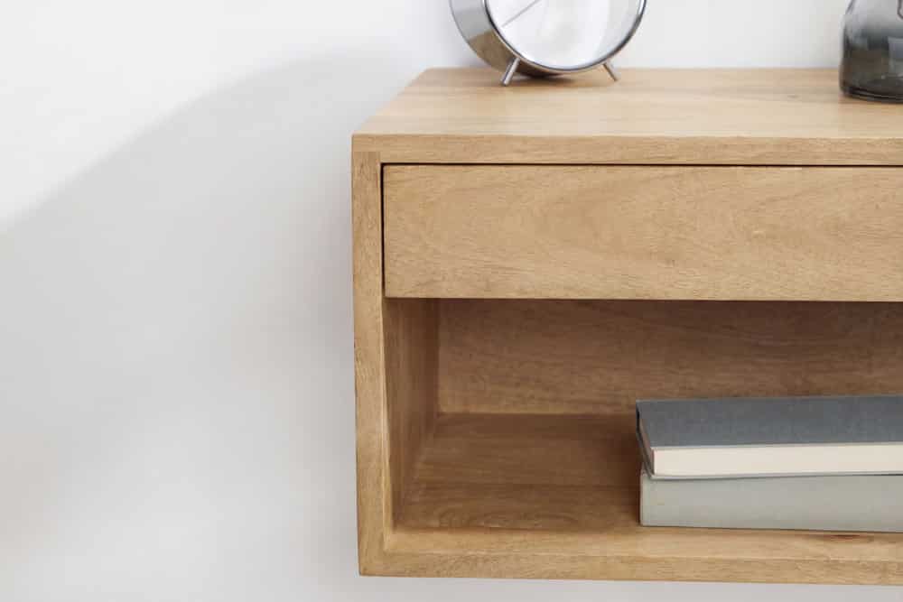 Hängender Nachttisch PURE 50cm natur Mangoholz cream finish Wandregal Schublade